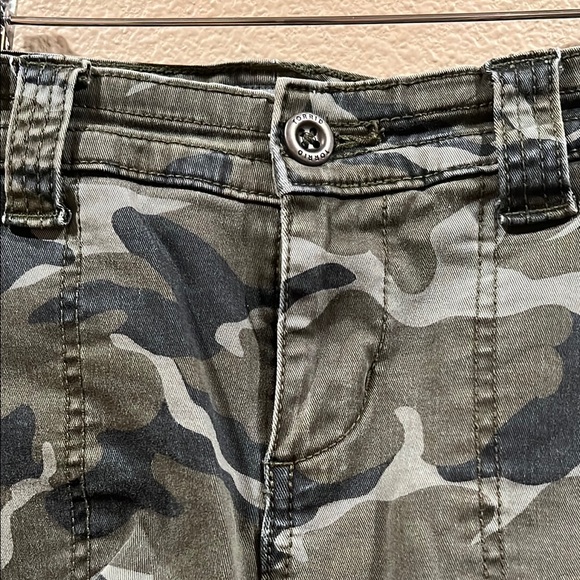 Torrid Brand Camouflage Cargo Shorts - Picture 3 of 9